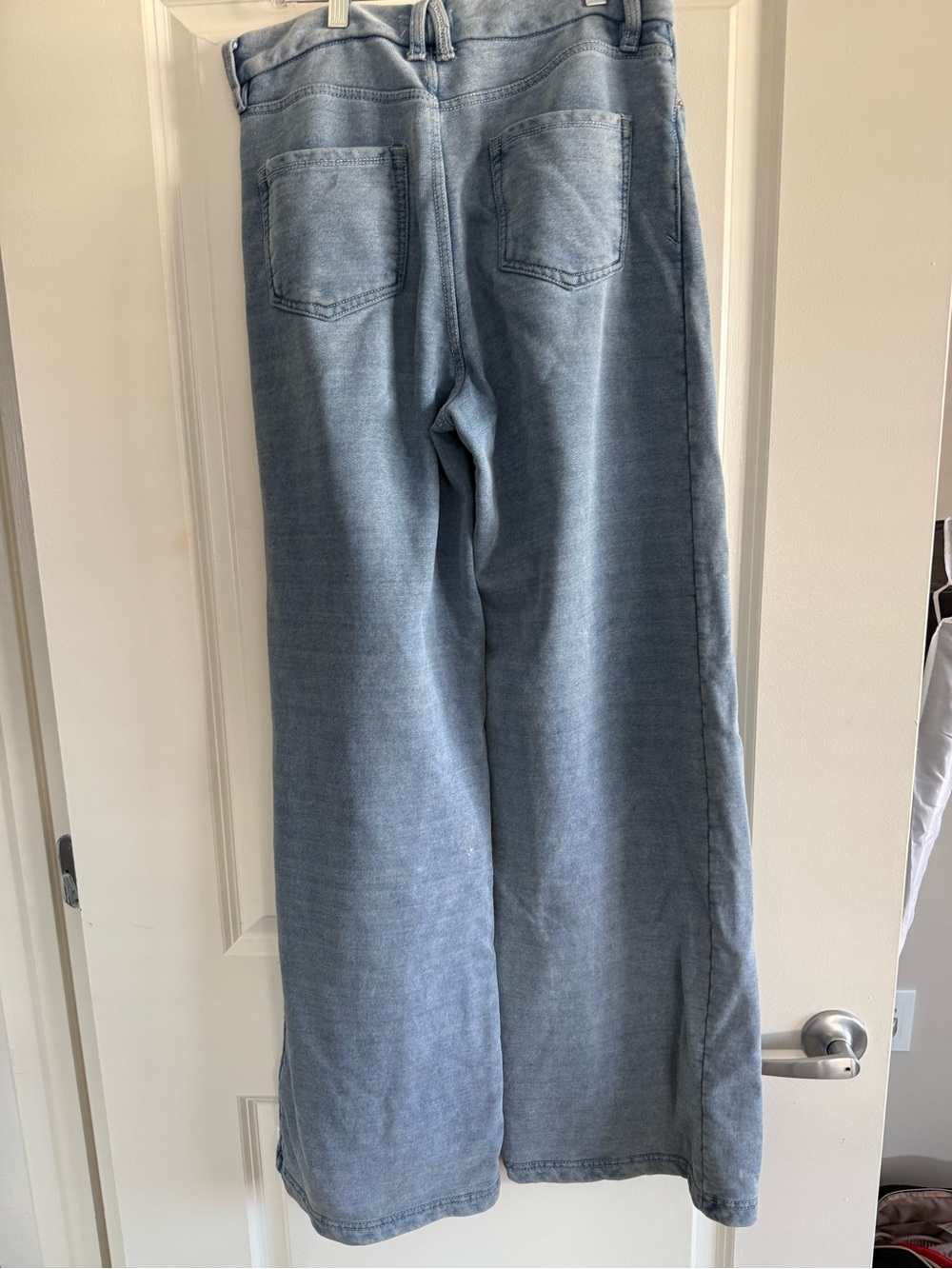 Good American Jeanius Good Skate Sweatpants - Picture 7 of 12